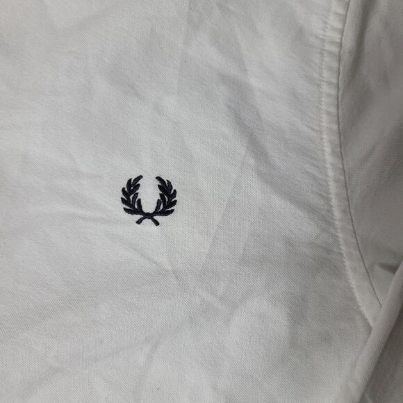 Fred Perry Button Down Men's Size S Shirt White Striped Collar Red Blue - Picture 4 of 11